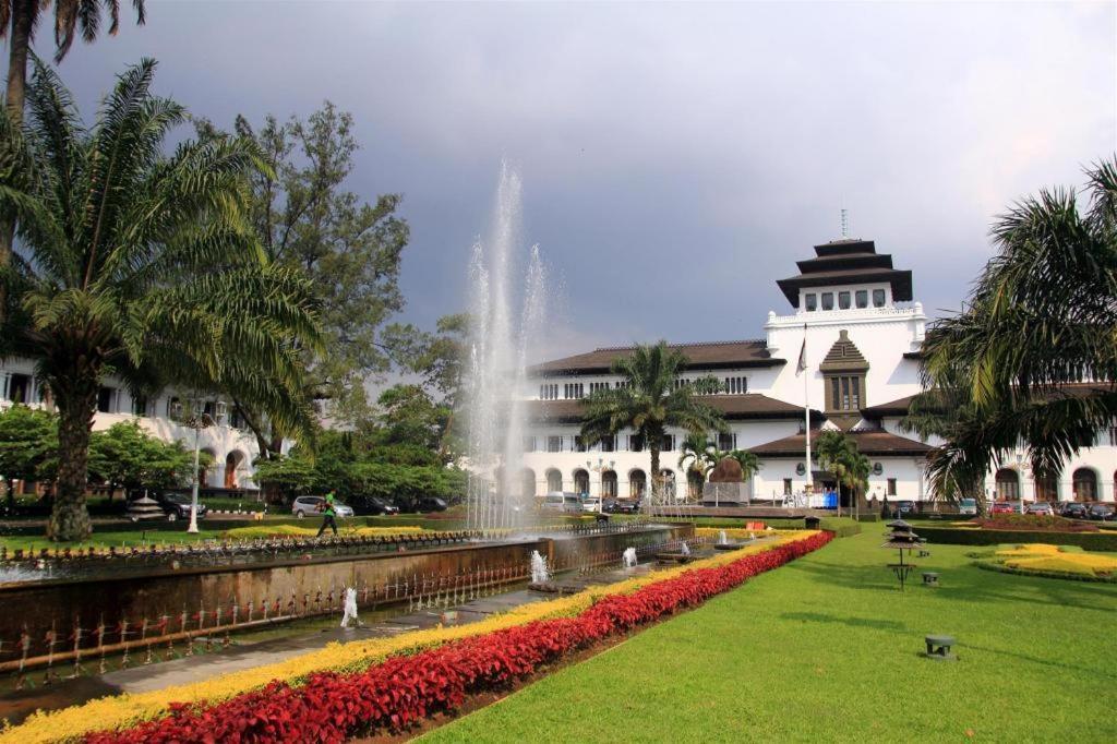 Paskal Inn Bandung Buitenkant foto